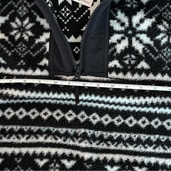 DSG Fair Isle Small Quarter Zip Black&White Snowflake Patterned Women's Fleece - Picture 5 of 9